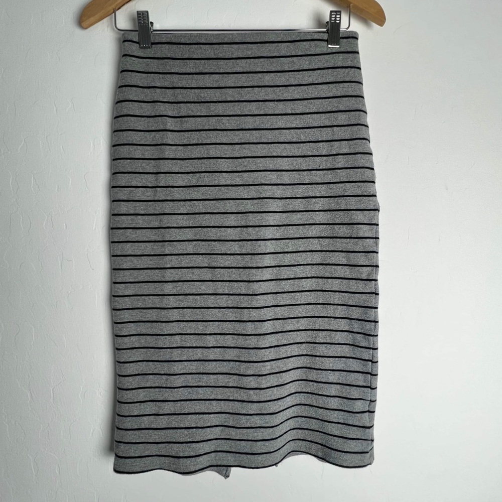 Urban Outfitters BDG Pull On Gray Black Striped Fitted Pencil Skirt Size…